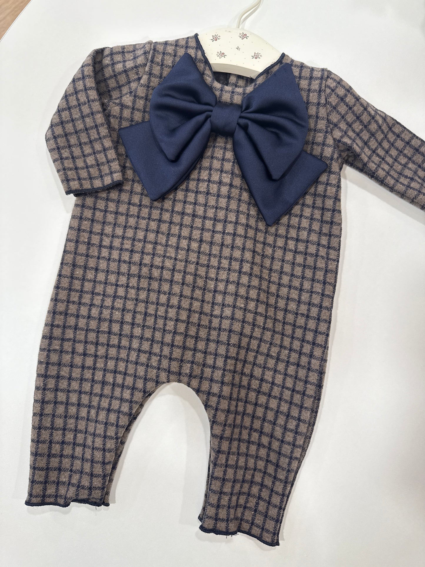 Tutina fiocco blu A24