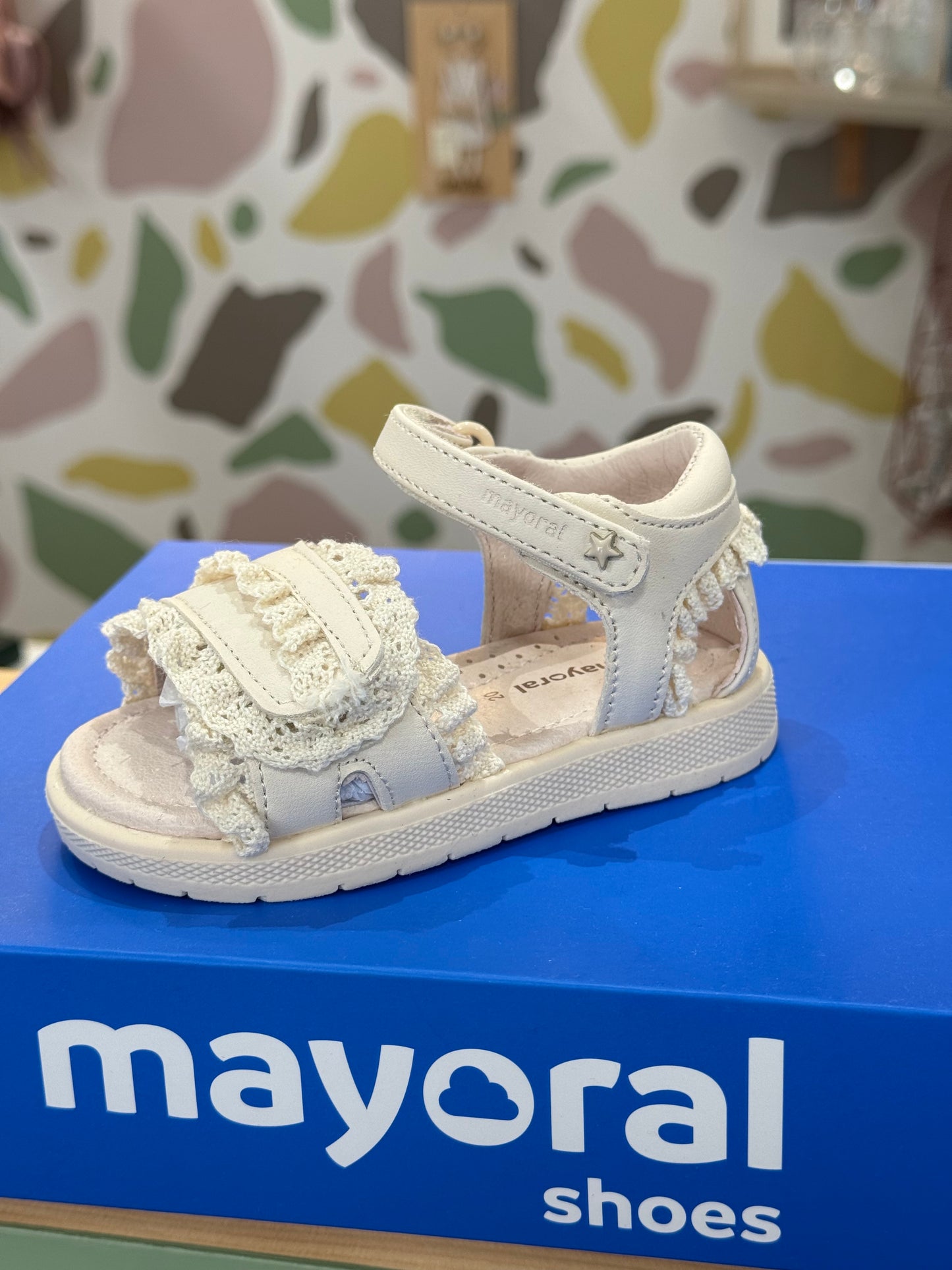 Sandalo pizzo Mayoral