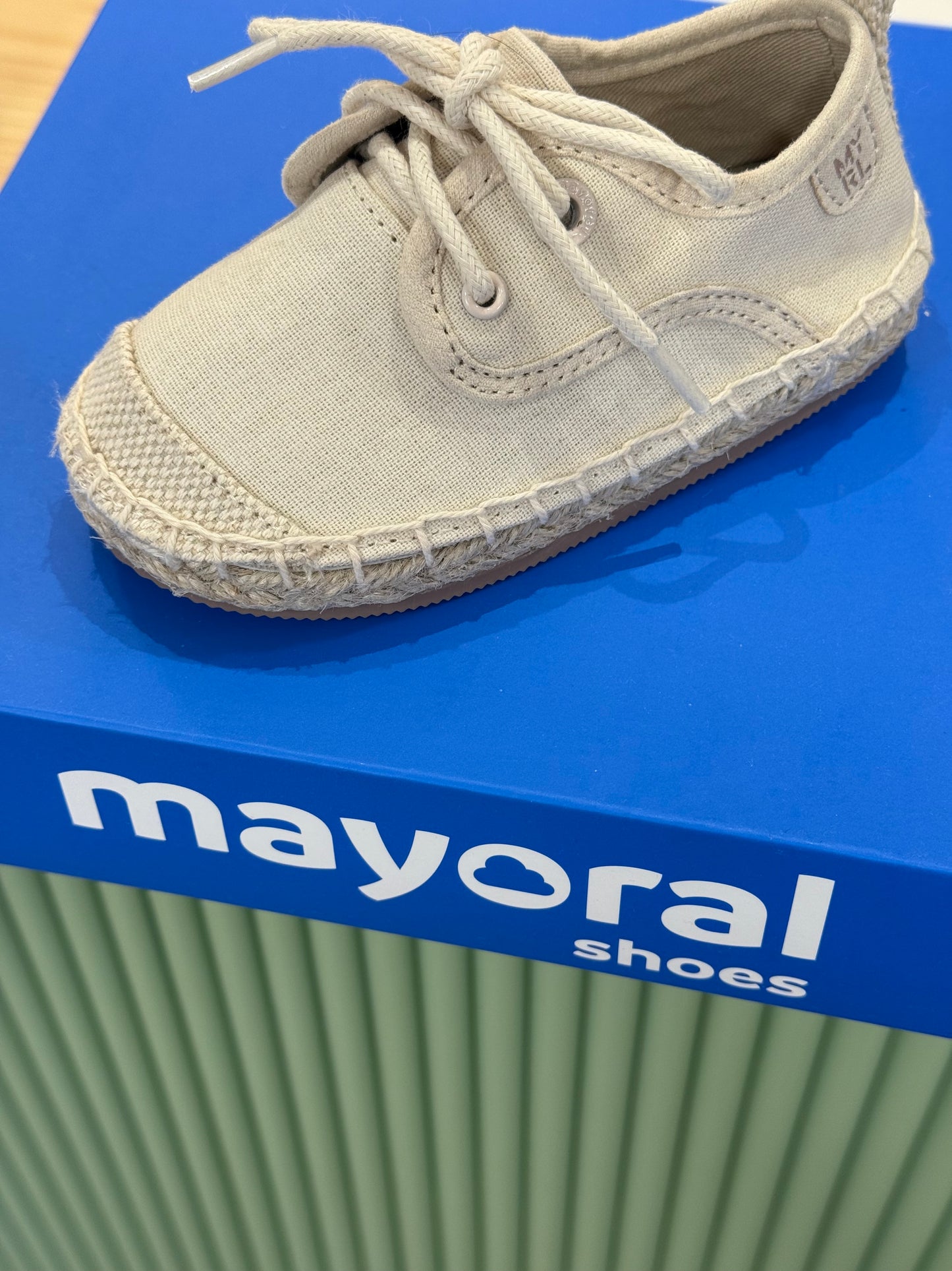 Beige lacci Mayoral