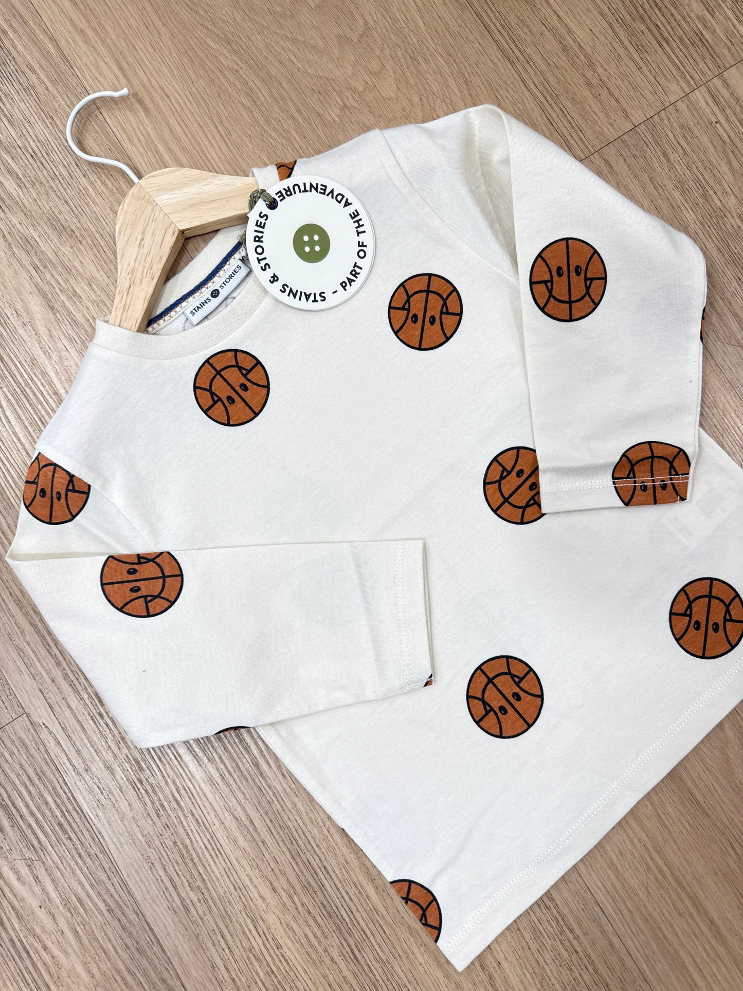 T-shirt bimbo basket babyface