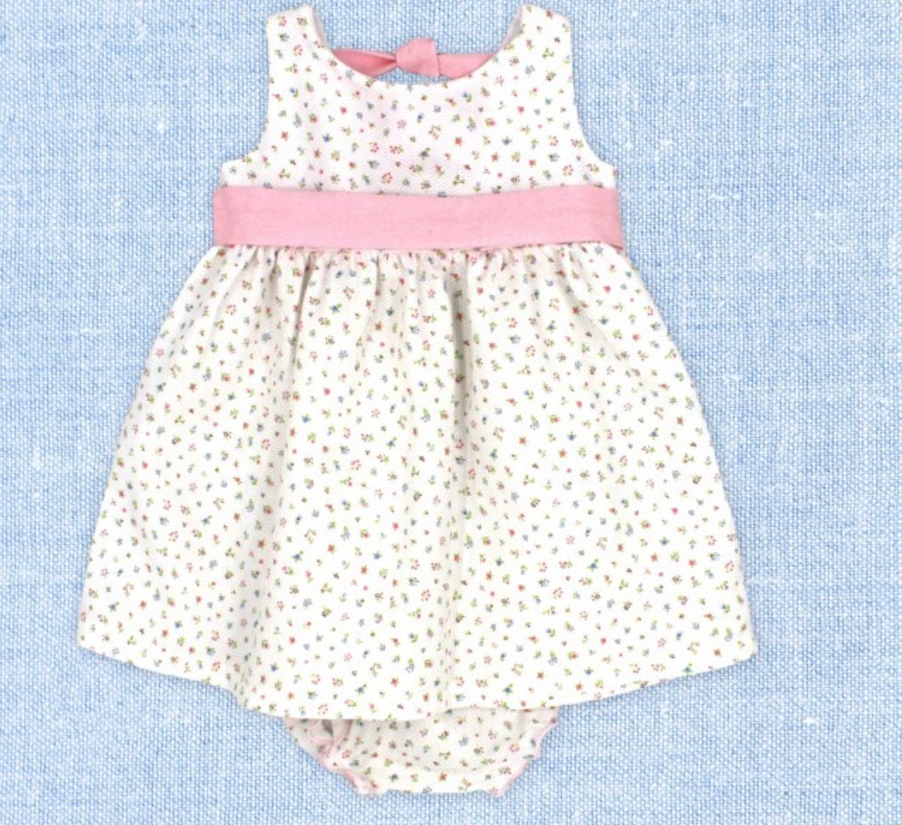 Vestito e mutandine rosa rapide